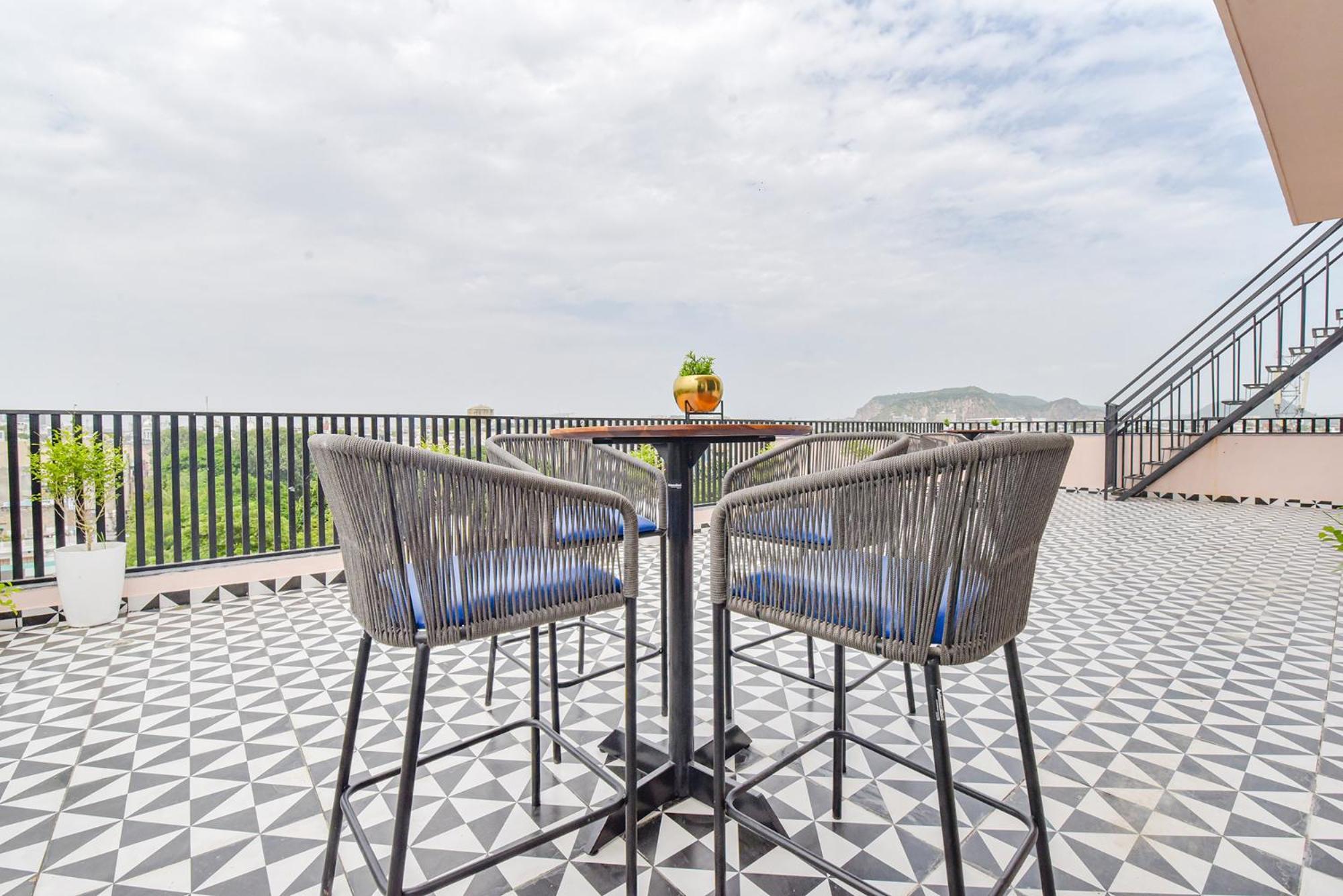 Fabhotel Blooming Beds Pearl Jaipur Exteriör bild